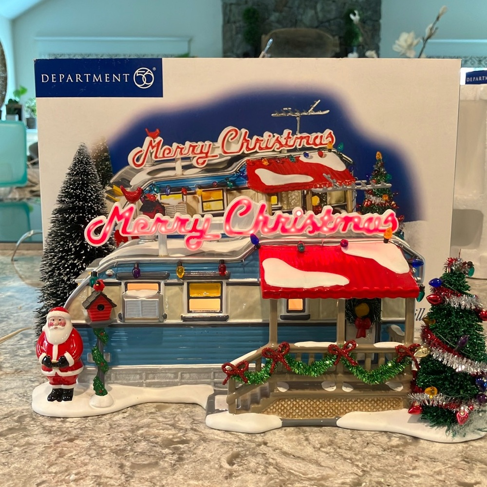 Dept 56 Snow Village Lot 56, Christmas Court